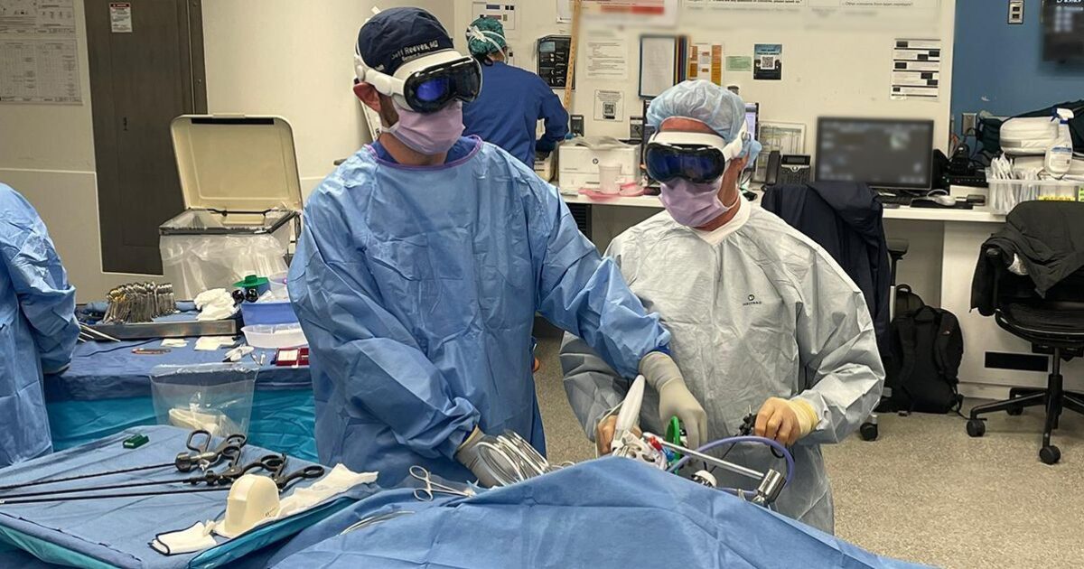 Why Surgeons Are Wearing The Apple Vision Pro In Operating Rooms | UCSD ...